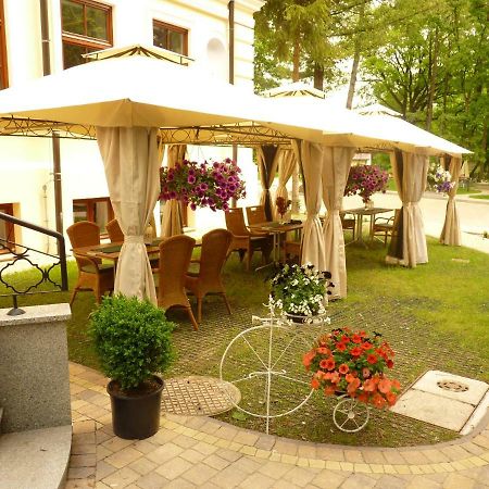 Willa Filiks Restauracja & Pokoje Nałęczów 외부 사진