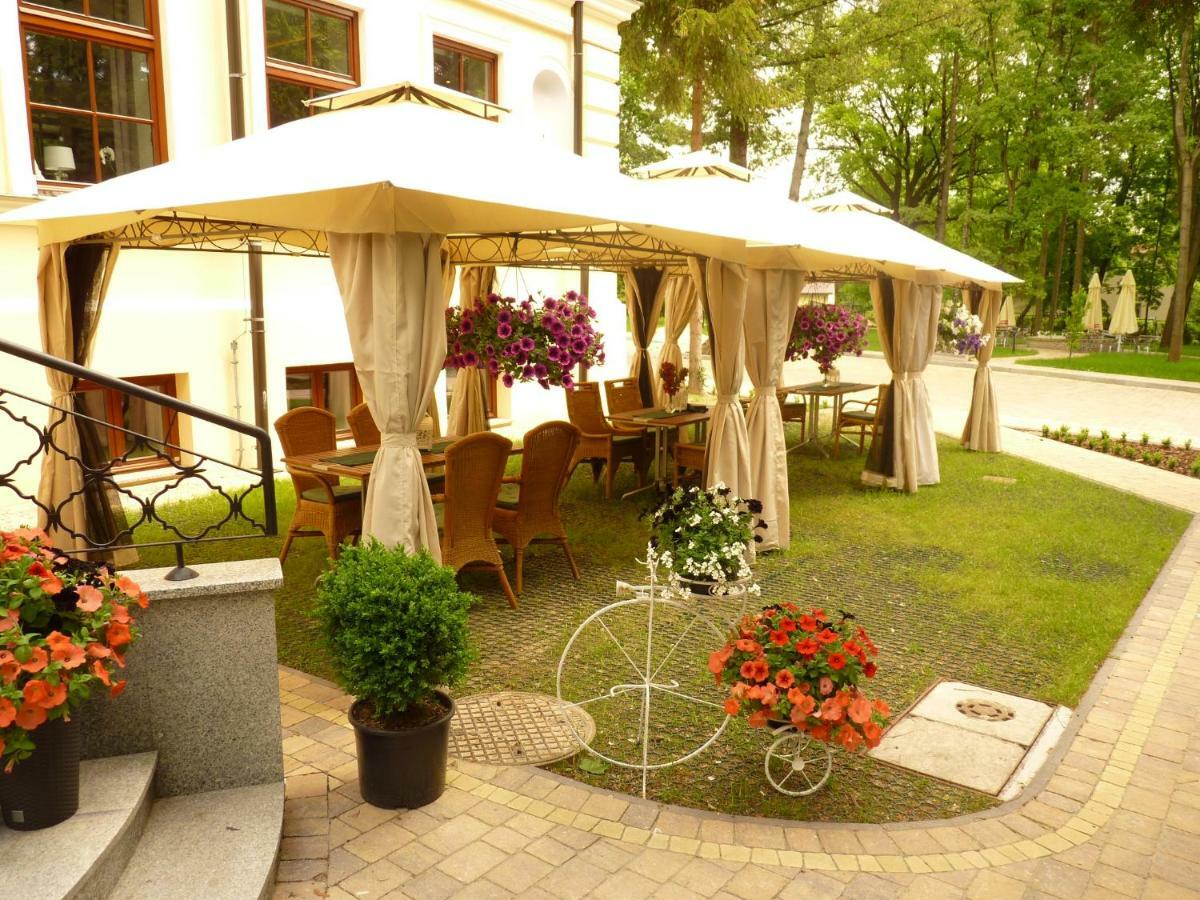 Willa Filiks Restauracja & Pokoje Nałęczów 외부 사진